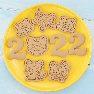 2022 Tiger New Year cartoon tiger biscuit mold cute small animal 3d ឧបករណ៍ដុតនំ fondant ចុចបីវិមាត្រ
