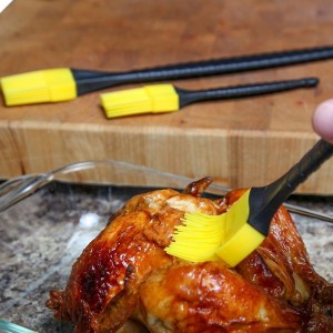 Yongli pielāgota logotipa gatavošanas olīveļļas silikona eļļas otiņa virtuves cepšanas otas karote