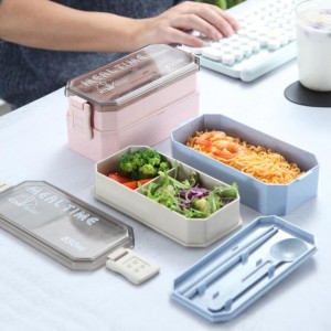 Mikrobølgeovn oppvarming student matboks hvete halm matboks søt jente kontorarbeider lunsjboks