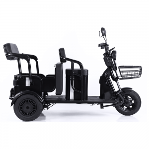 Scooter elettricu à trè ruote per disabili
