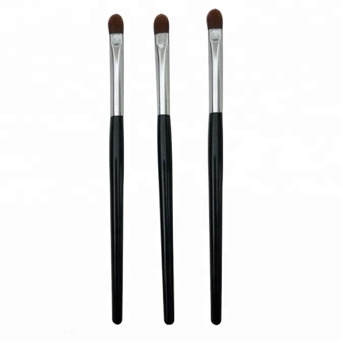 small concealer brushes