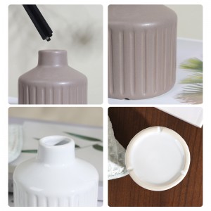 ODM Dekorasi Diffuser Botol Aromaterapi Parfum Bergaris berbentuk Silinder Keramik Unik