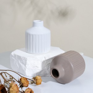 ODM hoʻonani Unique Ceramic Cylinder-shaped Striped Perfume Aromatherapy Bottle Diffuser