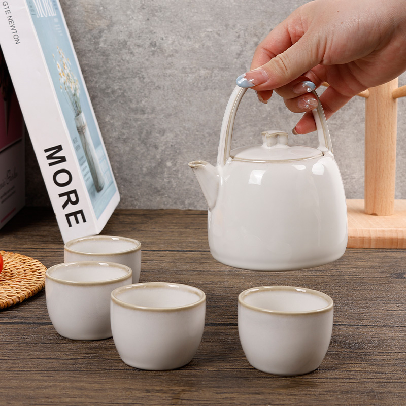 Keramik-Teekanne-und-Tassen-Set (1)