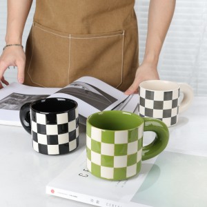 Tasse à motif de grille de café en céramique personnalisée faite à la main en usine, pour cadeau