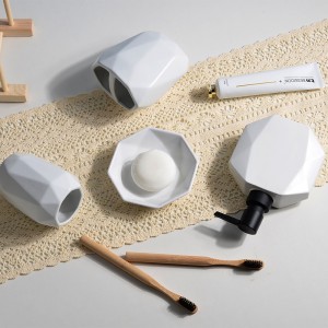 Set di dispenser di sapone portaspazzolino bianco geometrico personalizzato moderno in ceramica per bagno