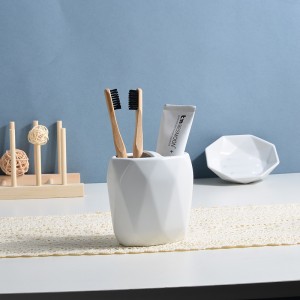 Oanpaste moderne keramyske badkeamer geometryske wite tandenborstel Holder Soap Dispenser Set