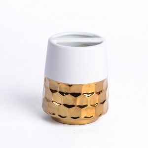 Fektheri tloaelo ea majoe a Nordic luxury design ceramic bathroom accessories set
