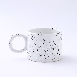 Manufactитештерүче тәртипсез сыя ноктасы дизайны Иҗади кофе кубогы түгәрәк керамик кружка