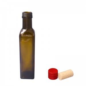 زیتون کے تیل کی بوتل