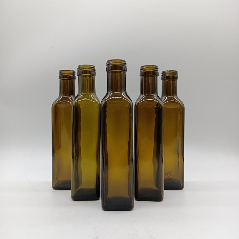 ¿Sabes que el aceite de oliva no solo es fácil de usar, sino también práctico en la vida?