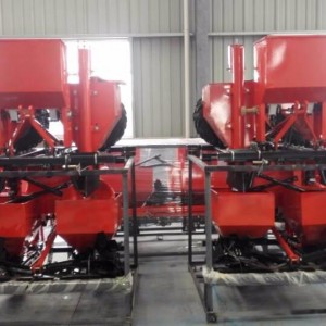China Tractor Implementon Tractor 3 Point Dy Racks Mbjellës patate