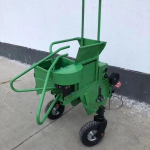 Tractor a peu barat 2022 amb recol·lectora de blat de moro