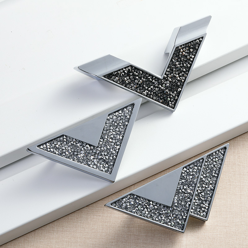 ODM OEM Trekantet møbelskuffhåndtak med innebygd krystall Utvalgt bilde