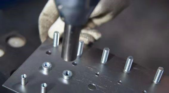 What are the types of riveting?