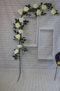 लग्नाच्या फुलांची सजावट कृत्रिम फुलांच्या माळा गुलाबाचा वेल