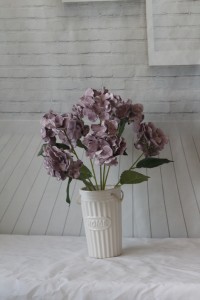 मॉइश्चरायझिंग फील हायड्रेंजिया सिम्युलेशन फुले युरोपियन-शैलीतील हाय-एंड फुले टेबल फुलांच्या फुलांची व्यवस्था सजावट