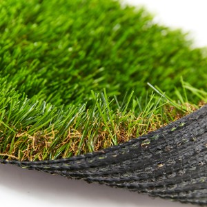 Kvarkolora herbo-artefarita gazono por sportoj