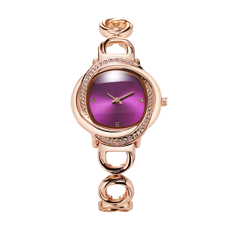 Modni luksuzni ženski kvarcni mehanizam Jednostavan dizajnerski sat sa setom kristalnih narukvica u obliku srca