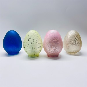 Велигденски 2022 стаклена декорација на велигденски јајца со лед светилки