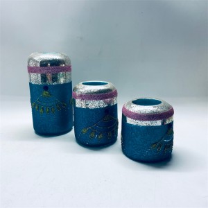 Kerzenhalter aus Glas mit klassischem kontrahiertem dekorativem Muster, 3er-Set