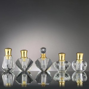 Kohandatud kristallklaasist parfüümipudel