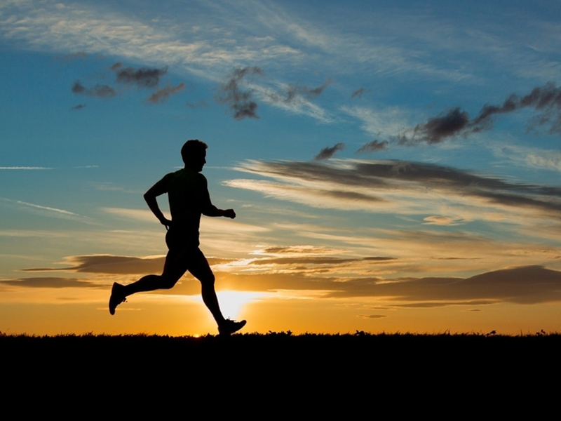 کارشناسان توصیه می‌کنند هنگام دویدن از روی هوس، از زانوبند و پد مچ استفاده کنید