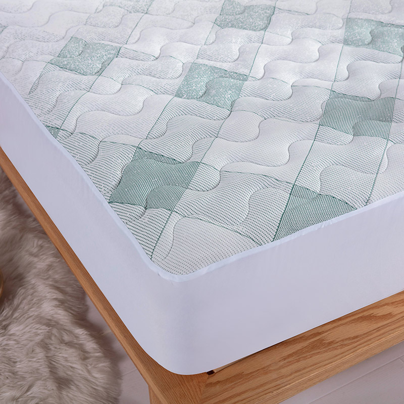 Ultra soft Breathable Anti-Microbial and Anti -Mite quilted mattress pad