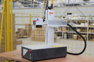 Mini v 1 modelu stroj za lasersko označevanje vlaken