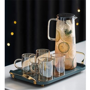 Engros Amazon Nydesignet varmebestandig borosilikatfarveglas Vandkande glaskaraffel med filter