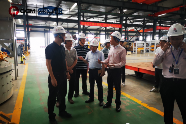 La délégation du Centre de promotion du développement économique industriel de Quanzhou a visité Quangong Machinery Co., Ltd.