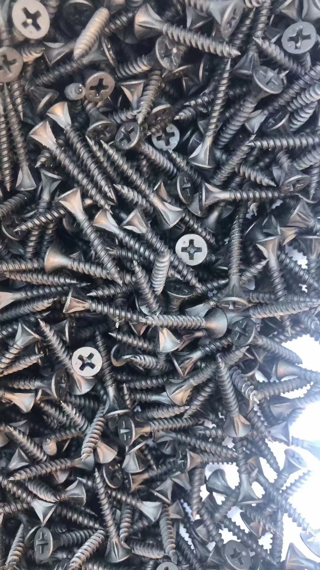 mga screw sa drywall