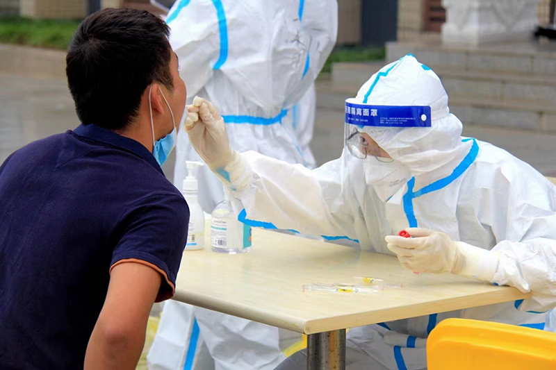 Zhenghengova „epidemie“ je cílená a výroba není ohrožena