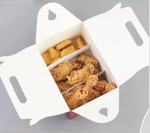 Zakázková potravinářská bílá kartonová krabice s pečeným smaženým kuřetem
