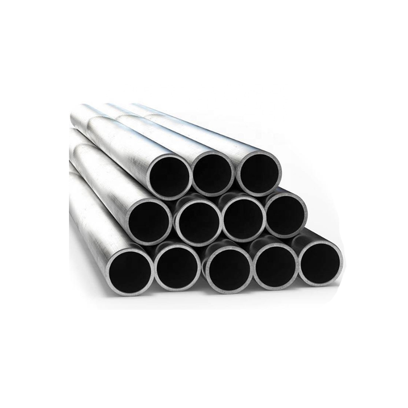 Tub i rrumbullakët prej çeliku me karbon të ulët, i salduar i rrumbullakët me hekur të zi, pa telashe, tub çeliku të karbonit Imazhi i veçuar
