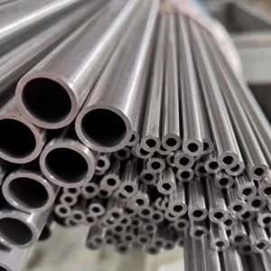 Tub i rrumbullakët prej çeliku me karbon të ulët i salduar i rrumbullakët me hekur të zi tub çeliku të karbonit pa tela