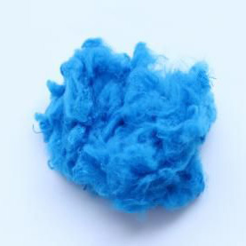 Полиестерен щапелен полиестер, рециклиран оцветен полиестер в синьо