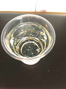 Déi beschtverkaafte Polyesteracrylat UV Harz gëtt wäit an de Beräicher Glas, Holzsubstrat, Pabeier a Plastikscoatin benotzt