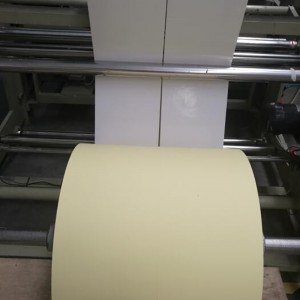 सेतो लाइनरको साथ सेल्फ टाँसेको सेमी ग्लोस लेपित कागज