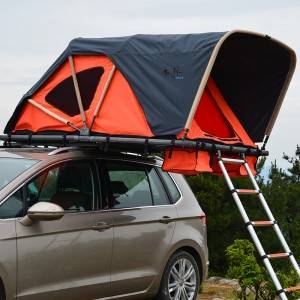 Pehmeä auton katolla käsin taitettava teltta reunuksella
