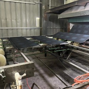 Máy làm ngói lợp kim loại phủ đá màu sản xuất tại Trung Quốc