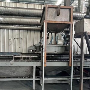 रंगीन स्टील पत्थर लेपित धातु छत टाइल बनाने की मशीन चीन में बनी