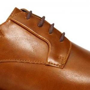 Ежедневни бизнес обувки с издълбан дизайн от естествена кожа