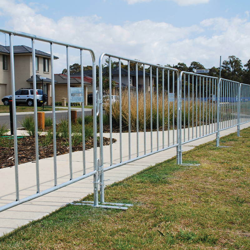 Hege kwaliteit Crowd Control Barrier en Stiel Materiaal BS Standert Hot Galvanized Police Crowd Control Fence Featured Image