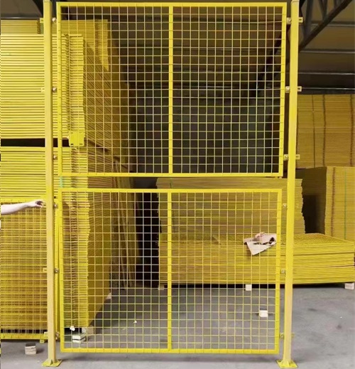 ПВЦ обложена со ПВЦ обложена ограда за раздвојување на складиштето Работилница изолирана порта цена за продажба фабричка заварена ограда
