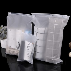 Çanta me zinxhir të brymë të biodegradueshme për veshje me vrima ventilimi
