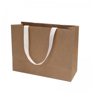 Картонена подаръчна хартиена торбичка с панделка и мека дръжка