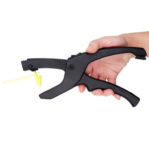 One-piece Cattle Ear Tag Plier YL1214 | Accory