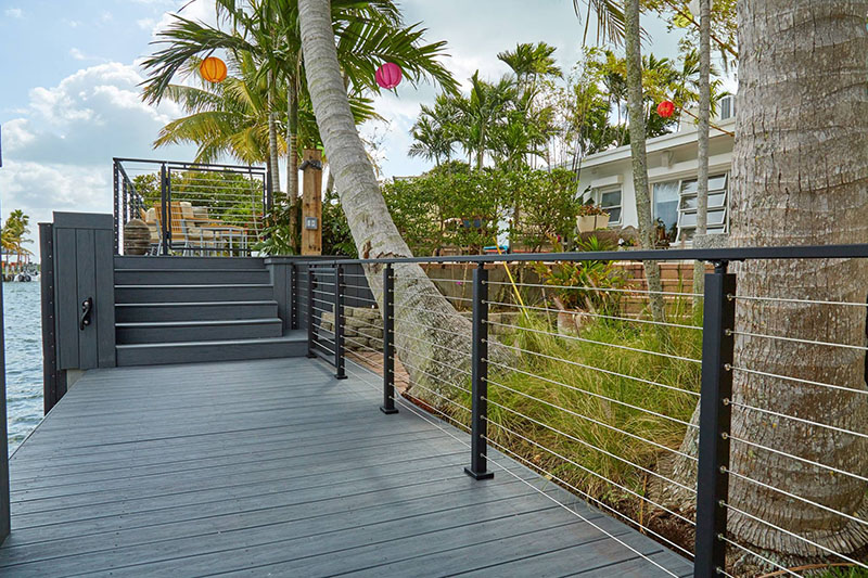 Best-Selling China Exterior Balcony Stainless Steel Cable Wire Railing with Wood Top Handrail