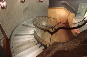 Latest Design China Prefabricated Spiral Steel Wood Curved Stairs with Glass Railing System